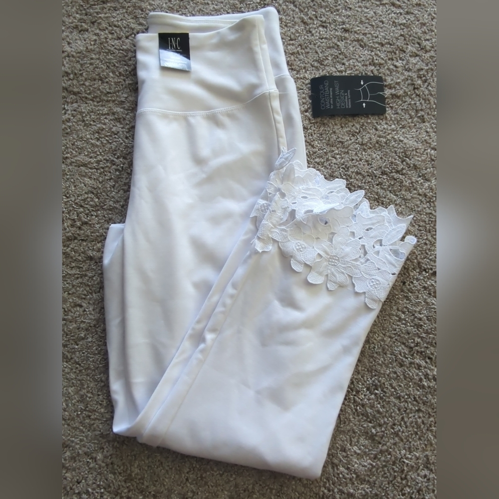 Women's NWT INC International Concepts Bright White W/ Floral Hem Leggings Sz XS
